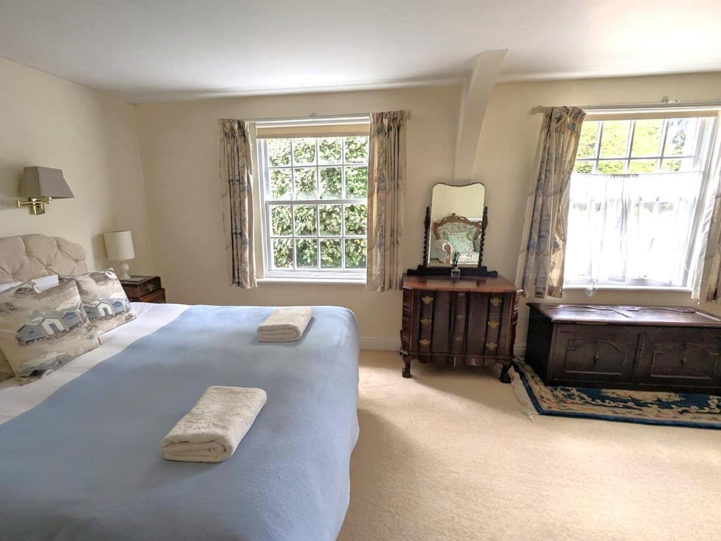 Georgian 2 Bedroom Apartment In Chichester With Free Parking - Chichester Holiday Properties Екстериор снимка